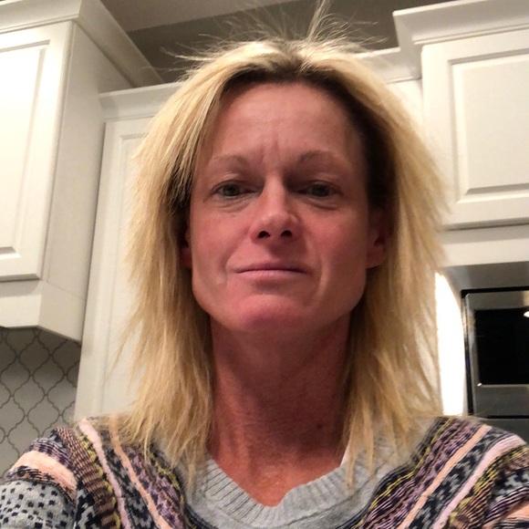 Meet your Posher, Julie - Picture 1 of 1